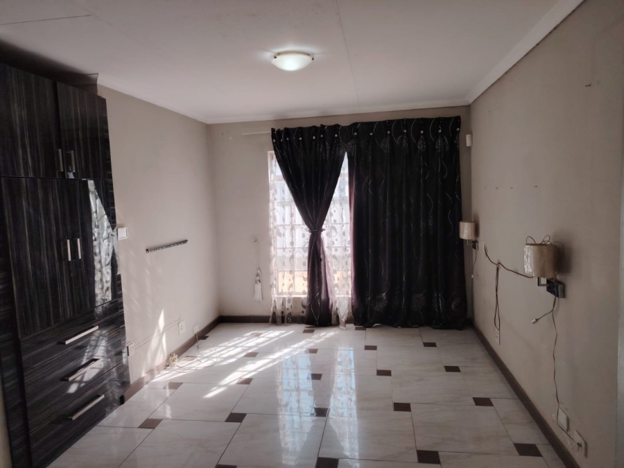 3 Bedroom Property for Sale in Hectorton Gauteng