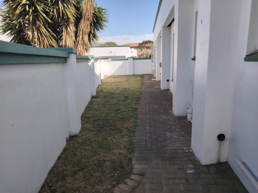 3 Bedroom Property for Sale in Hectorton Gauteng