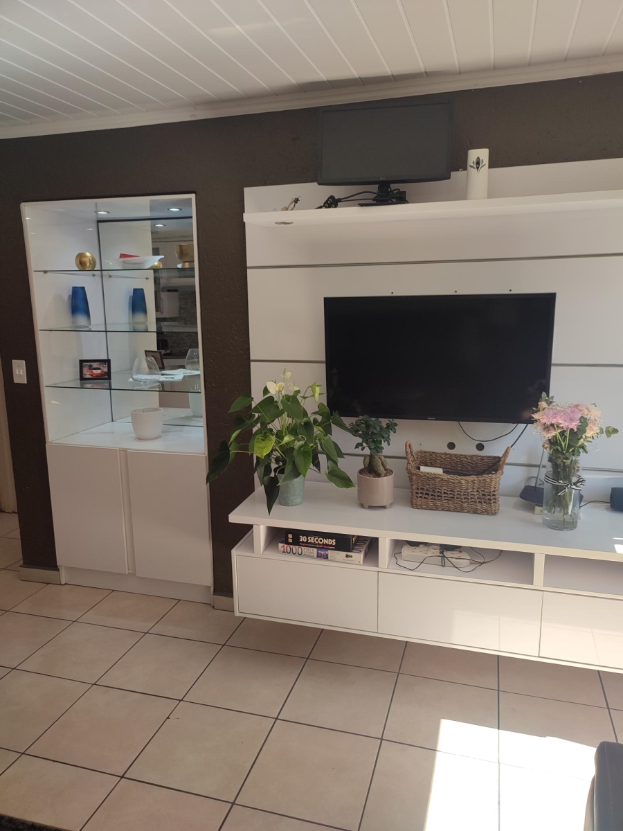 2 Bedroom Property for Sale in Noordhang Gauteng