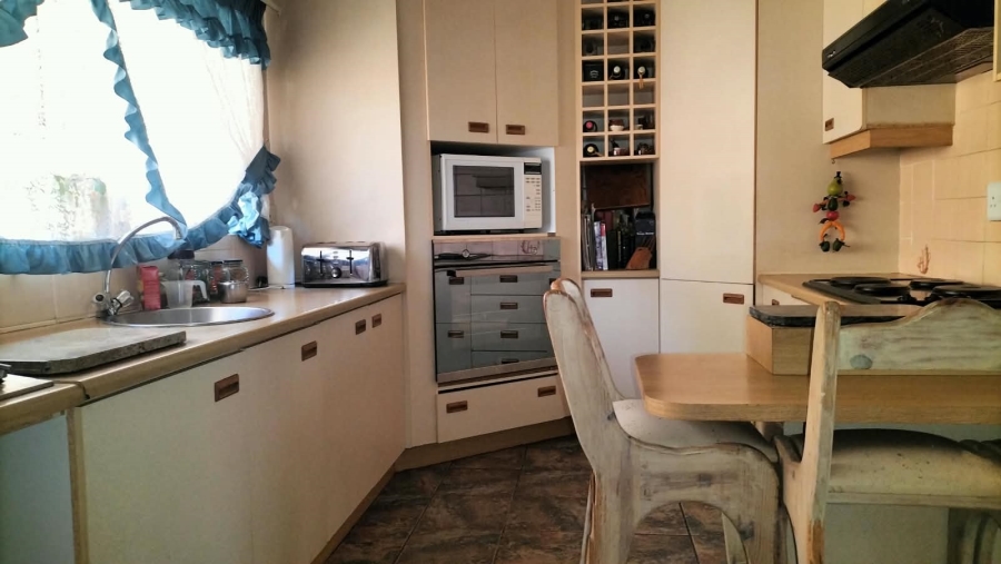 4 Bedroom Property for Sale in Greenhills Gauteng