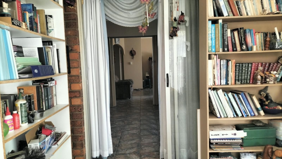 4 Bedroom Property for Sale in Greenhills Gauteng