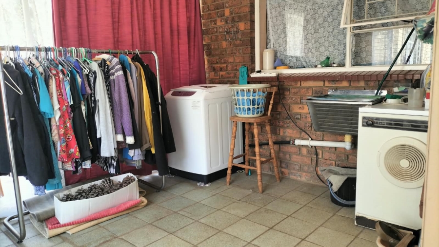 4 Bedroom Property for Sale in Greenhills Gauteng