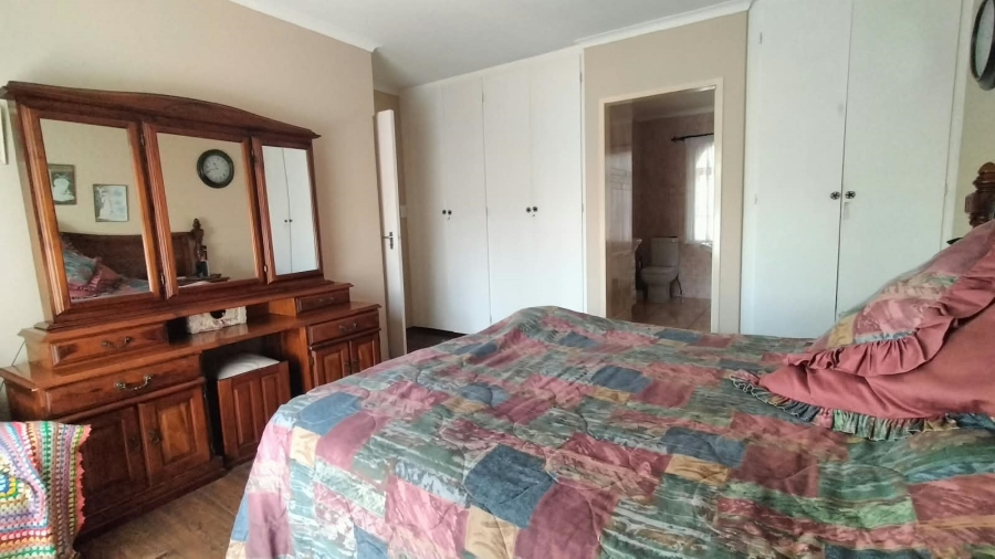 4 Bedroom Property for Sale in Greenhills Gauteng
