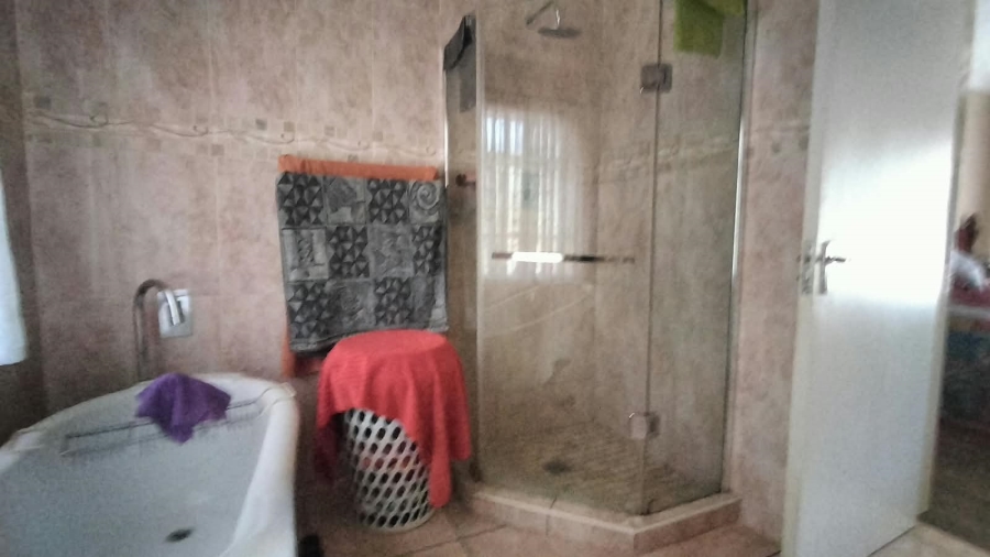4 Bedroom Property for Sale in Greenhills Gauteng