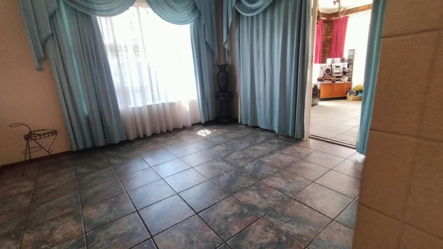 4 Bedroom Property for Sale in Greenhills Gauteng