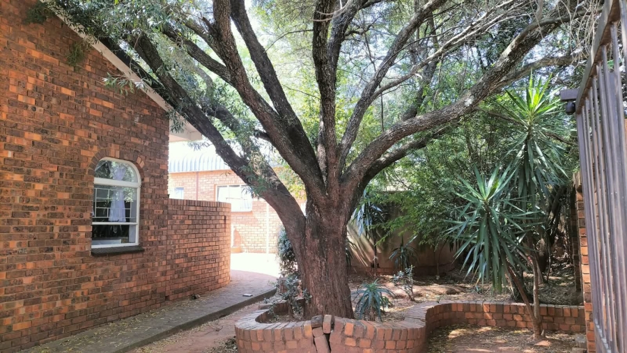 4 Bedroom Property for Sale in Greenhills Gauteng