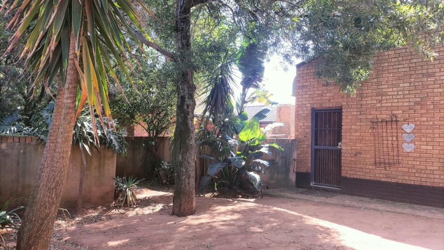 4 Bedroom Property for Sale in Greenhills Gauteng