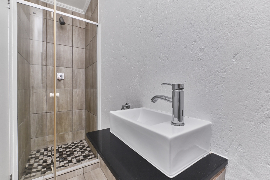 2 Bedroom Property for Sale in Beverley Gauteng