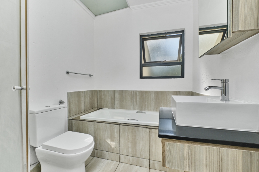 2 Bedroom Property for Sale in Beverley Gauteng