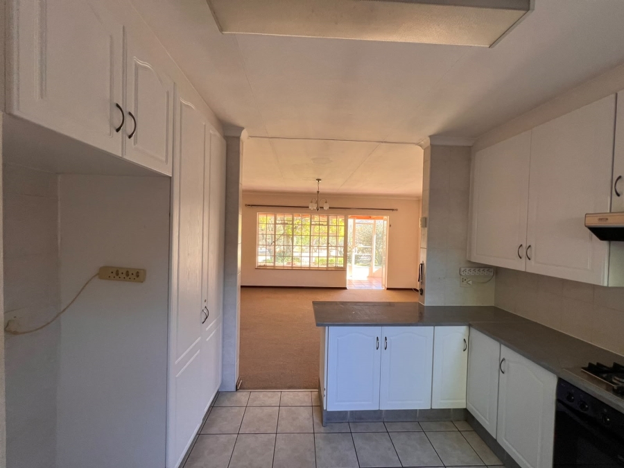 To Let 2 Bedroom Property for Rent in Glenvista Gauteng