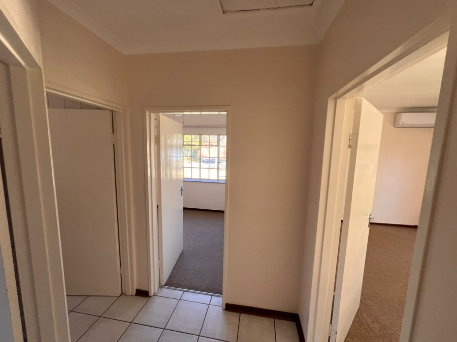 To Let 2 Bedroom Property for Rent in Glenvista Gauteng