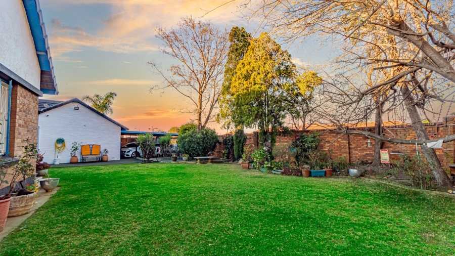 4 Bedroom Property for Sale in Raceview Gauteng