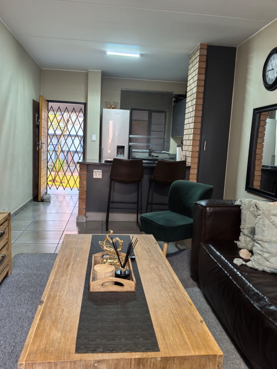 To Let 2 Bedroom Property for Rent in Waterfall Ridge Gauteng
