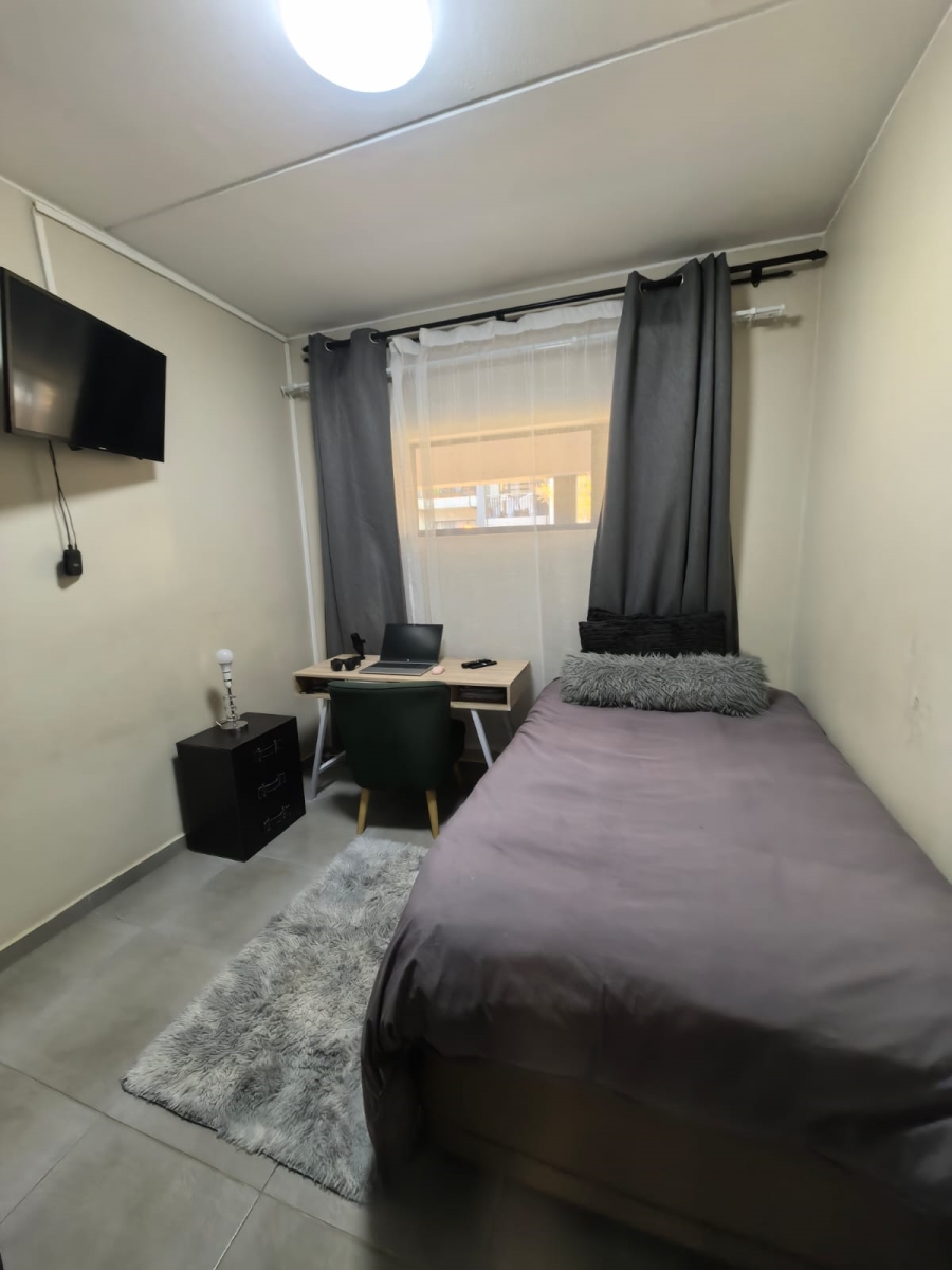 To Let 2 Bedroom Property for Rent in Waterfall Ridge Gauteng