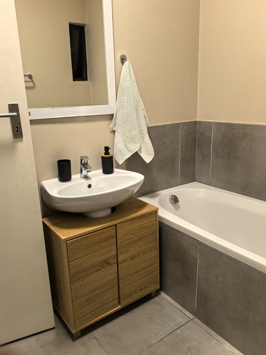 To Let 2 Bedroom Property for Rent in Waterfall Ridge Gauteng