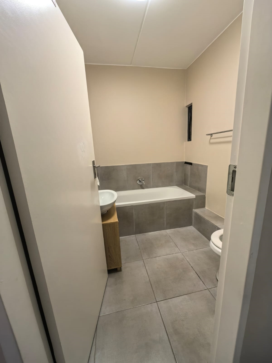 To Let 2 Bedroom Property for Rent in Waterfall Ridge Gauteng