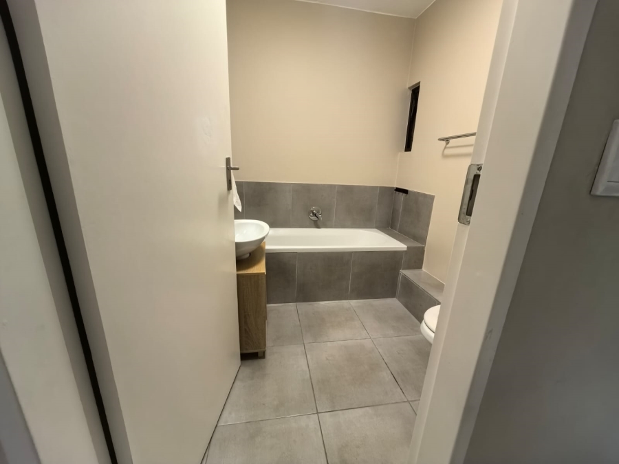 To Let 2 Bedroom Property for Rent in Waterfall Ridge Gauteng