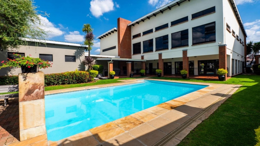 2 Bedroom Property for Sale in Greenstone Hill Gauteng