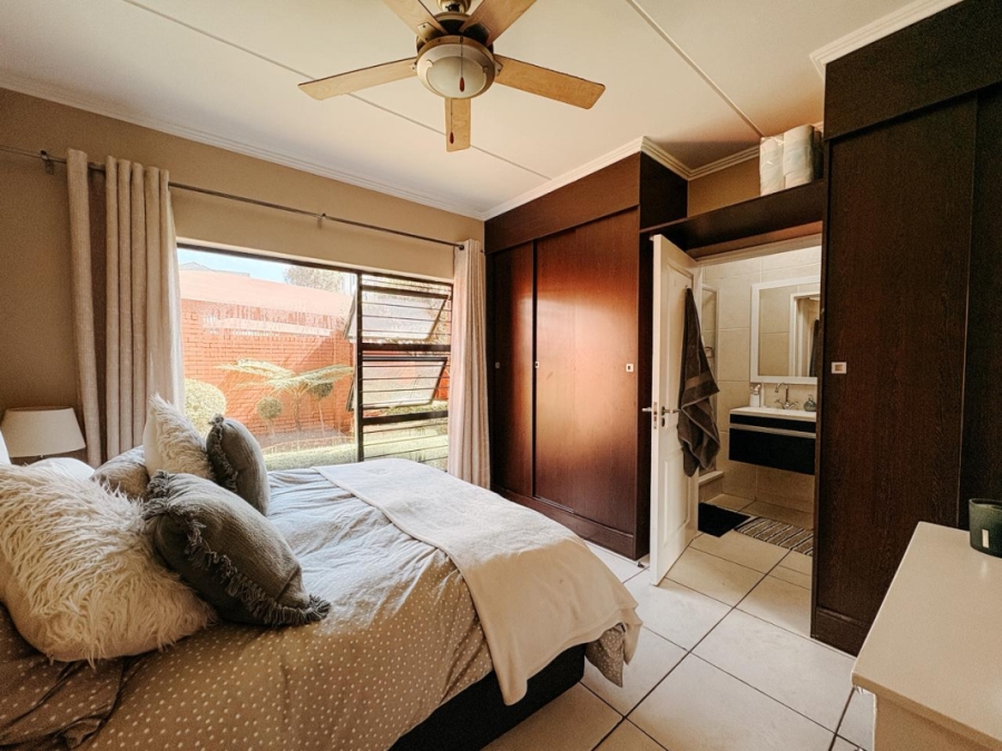 2 Bedroom Property for Sale in Greenstone Hill Gauteng