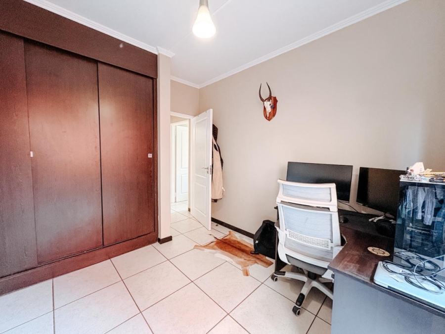 2 Bedroom Property for Sale in Greenstone Hill Gauteng