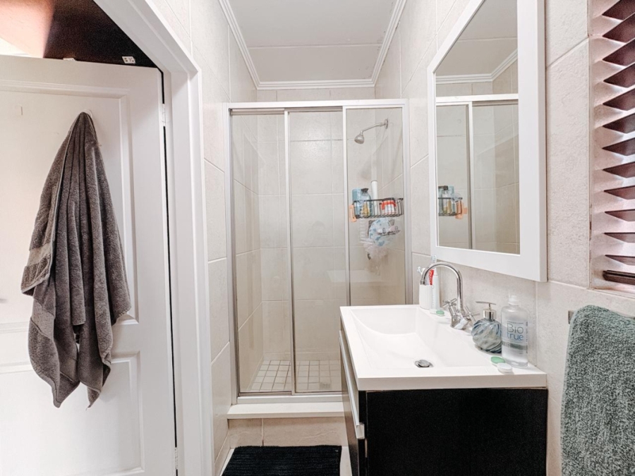 2 Bedroom Property for Sale in Greenstone Hill Gauteng