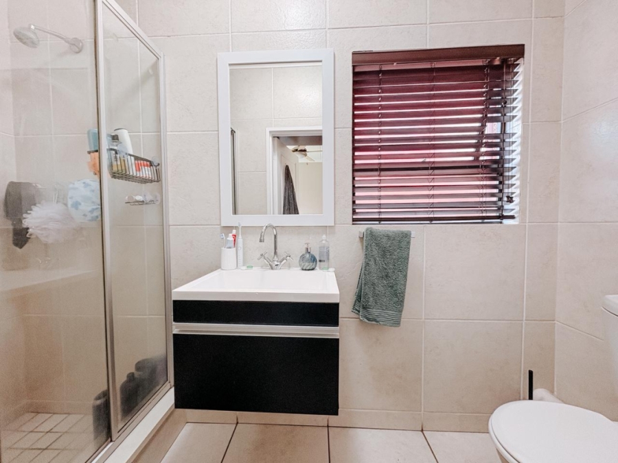 2 Bedroom Property for Sale in Greenstone Hill Gauteng