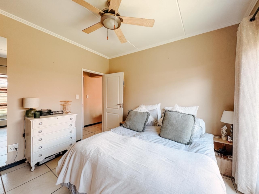 2 Bedroom Property for Sale in Greenstone Hill Gauteng