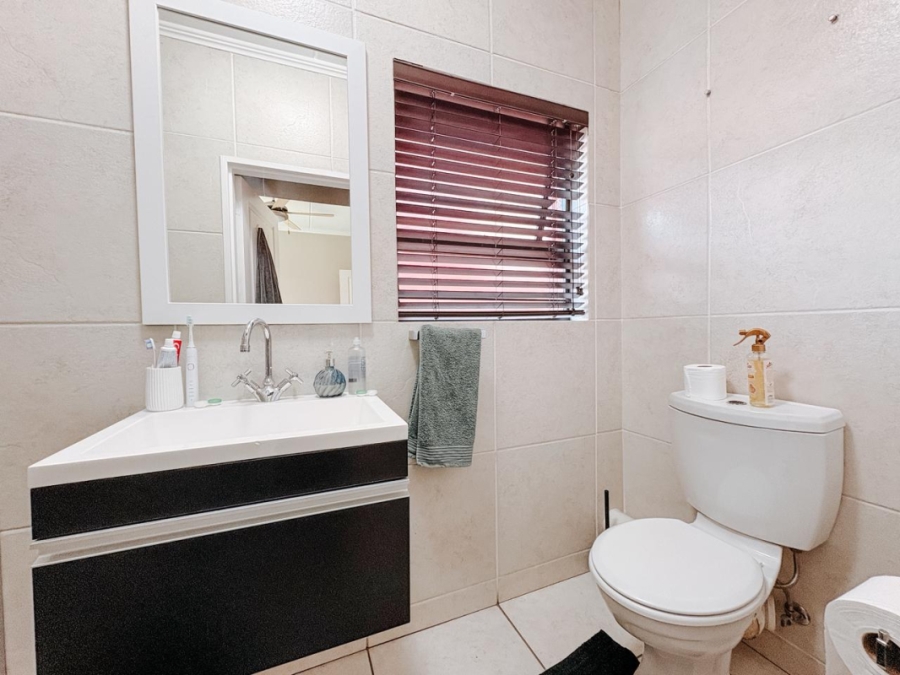 2 Bedroom Property for Sale in Greenstone Hill Gauteng