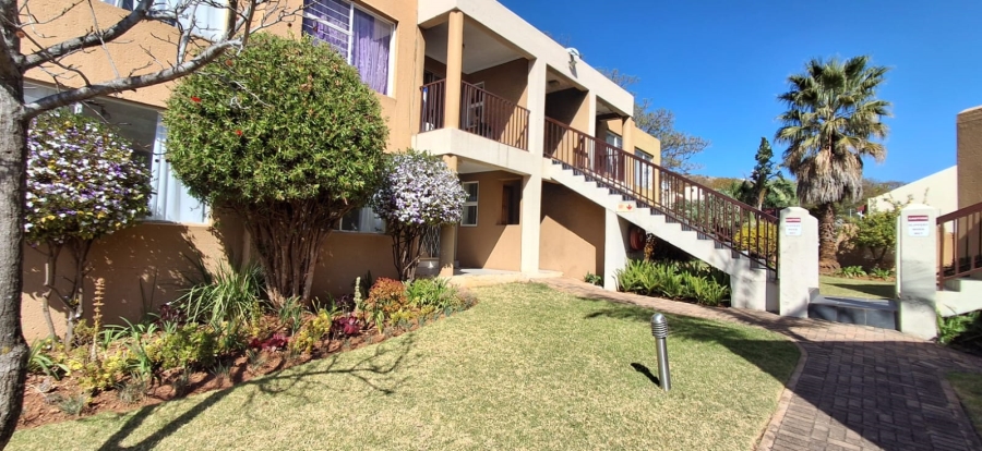 2 Bedroom Property for Sale in Little Falls Gauteng