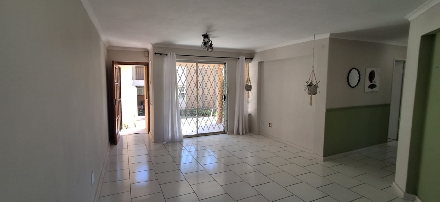 2 Bedroom Property for Sale in Little Falls Gauteng