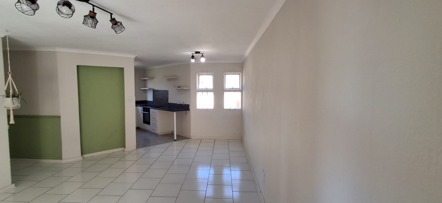 2 Bedroom Property for Sale in Little Falls Gauteng