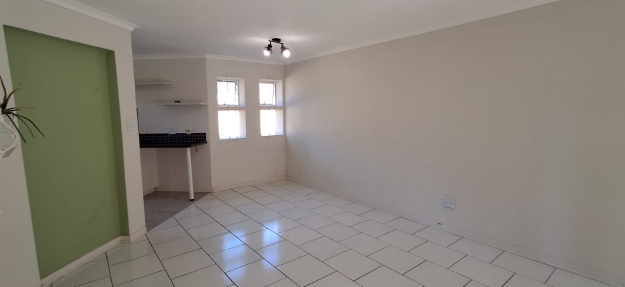 2 Bedroom Property for Sale in Little Falls Gauteng