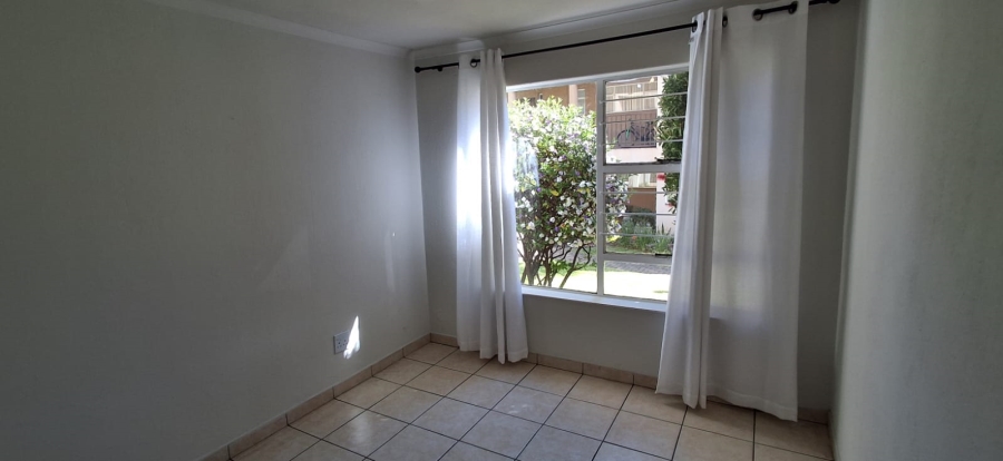 2 Bedroom Property for Sale in Little Falls Gauteng