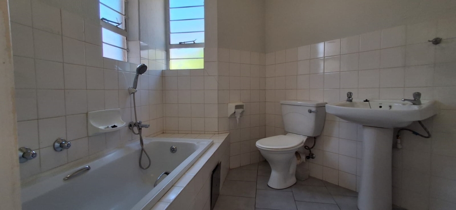 2 Bedroom Property for Sale in Little Falls Gauteng