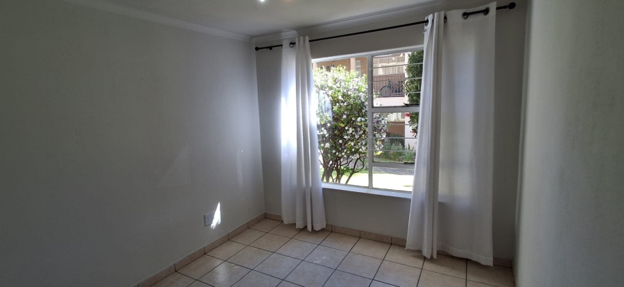 2 Bedroom Property for Sale in Little Falls Gauteng