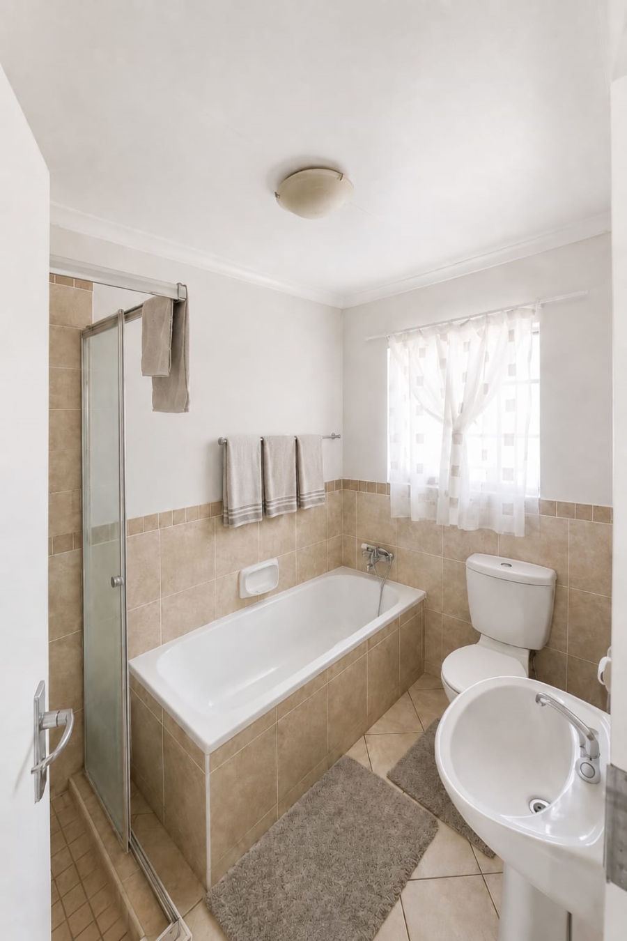 2 Bedroom Property for Sale in Erand Gardens Gauteng