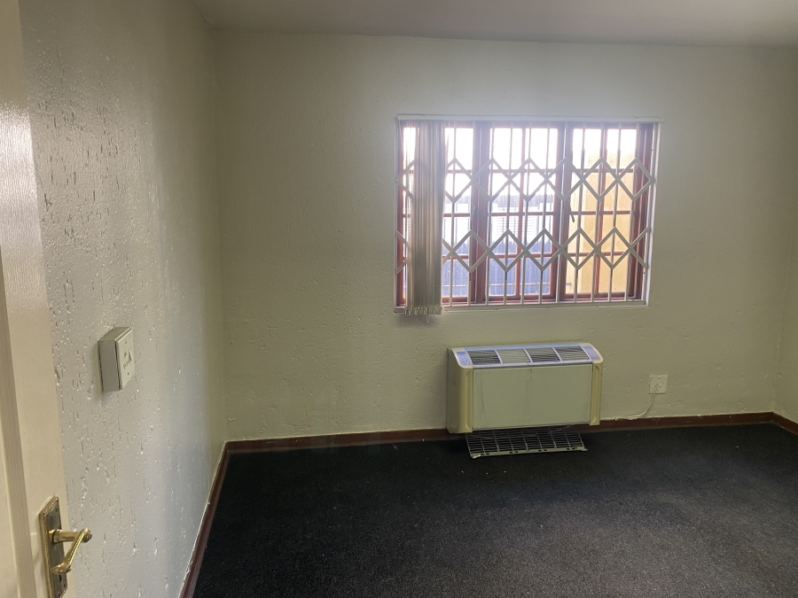 To Let Commercial Property for Rent in Bedfordview Gauteng