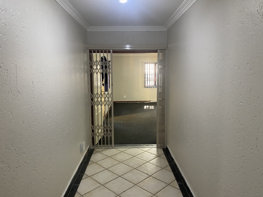 To Let Commercial Property for Rent in Bedfordview Gauteng
