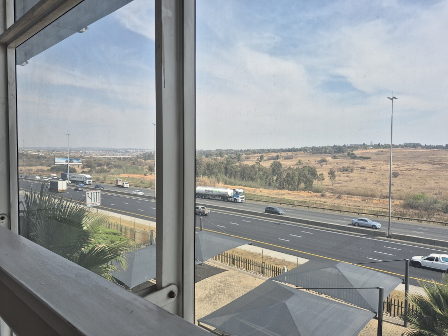 To Let Commercial Property for Rent in Linbro Park Gauteng