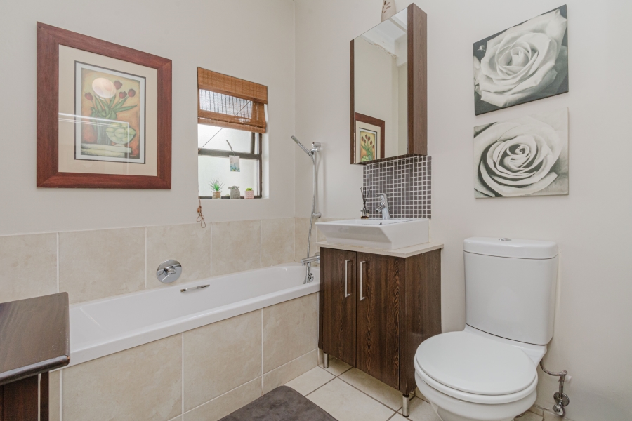 2 Bedroom Property for Sale in Lonehill Gauteng