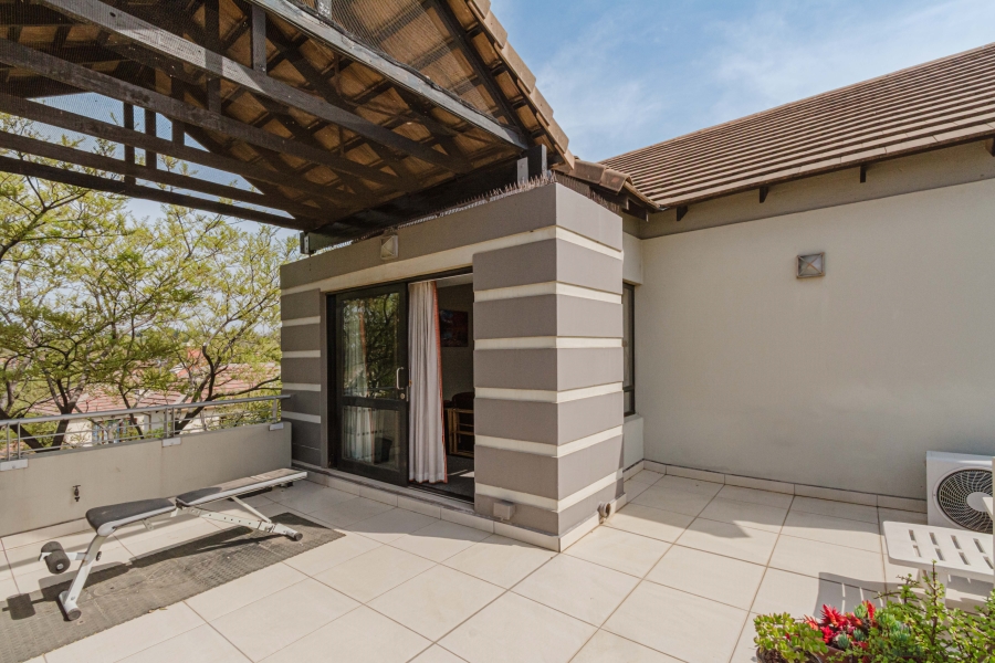 2 Bedroom Property for Sale in Lonehill Gauteng