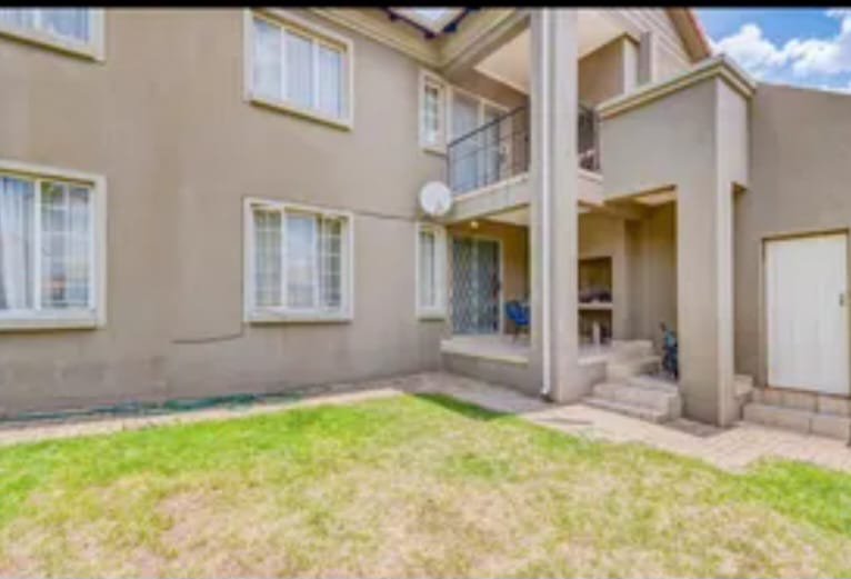To Let 2 Bedroom Property for Rent in Vorna Valley Gauteng