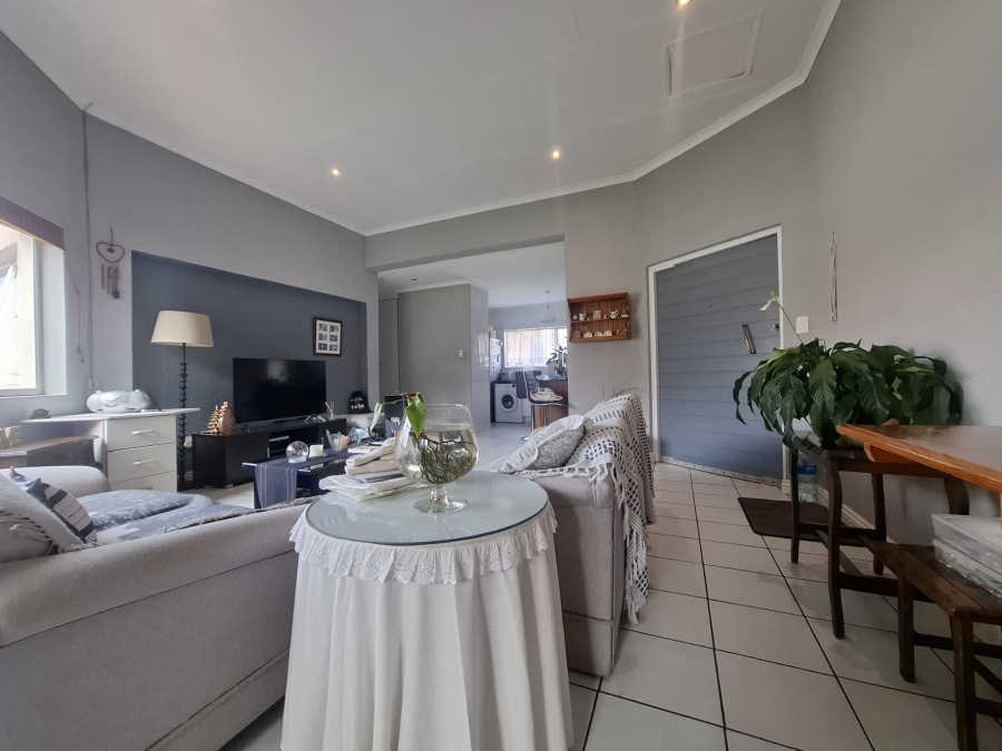 To Let 2 Bedroom Property for Rent in Bedford Gardens Gauteng