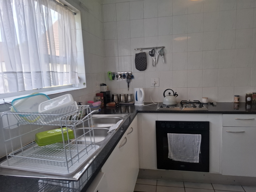 To Let 2 Bedroom Property for Rent in Bedford Gardens Gauteng