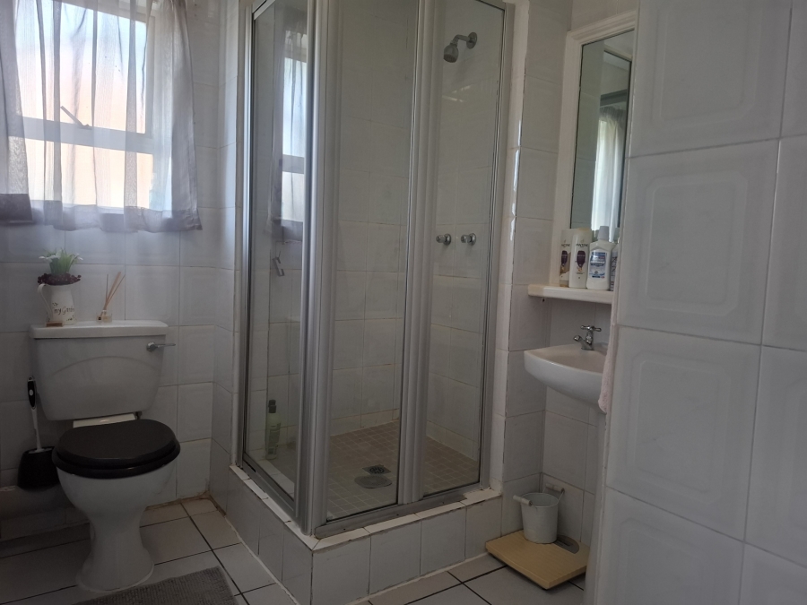 To Let 2 Bedroom Property for Rent in Bedford Gardens Gauteng