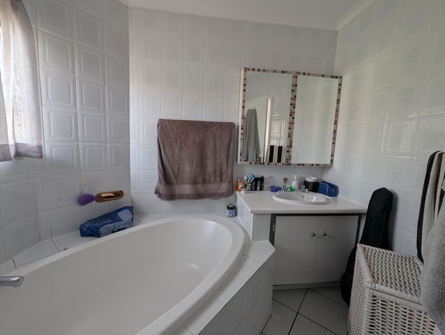 To Let 2 Bedroom Property for Rent in Bedford Gardens Gauteng