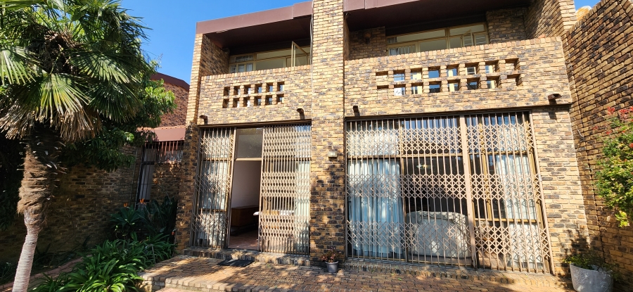 3 Bedroom Property for Sale in Bedford Park Gauteng