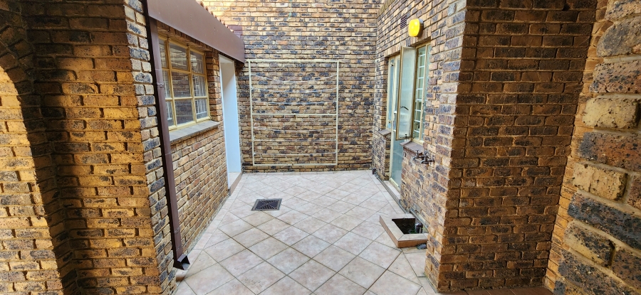 3 Bedroom Property for Sale in Bedford Park Gauteng
