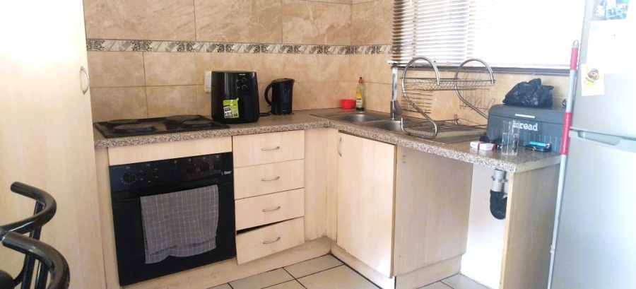 2 Bedroom Property for Sale in Kleinfontein Gauteng