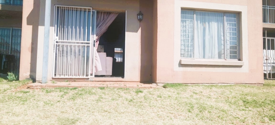 2 Bedroom Property for Sale in Kleinfontein Gauteng